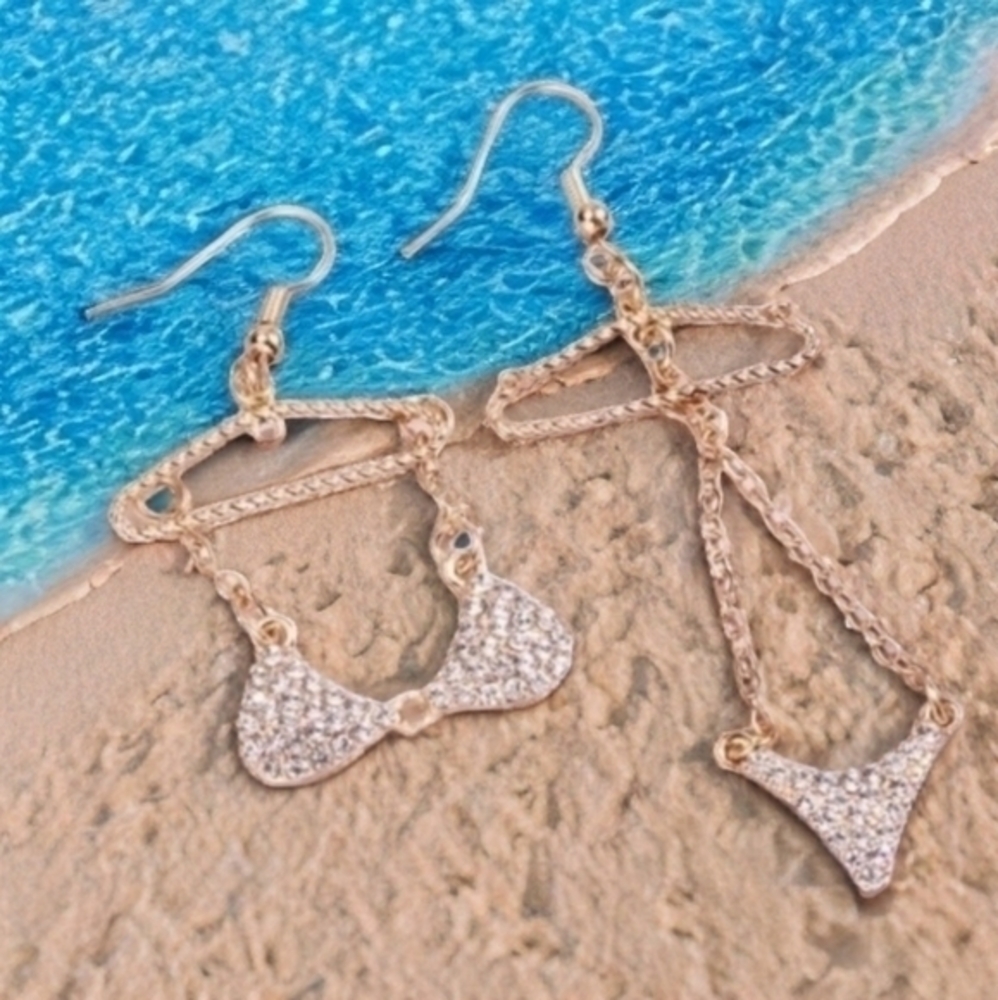 MODCLOTH RHINESTONE BIKINI ASYMMETRIC EARRINGS